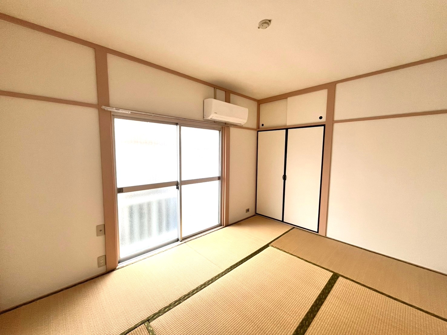 南千住第1宏和ハイツの居間写真