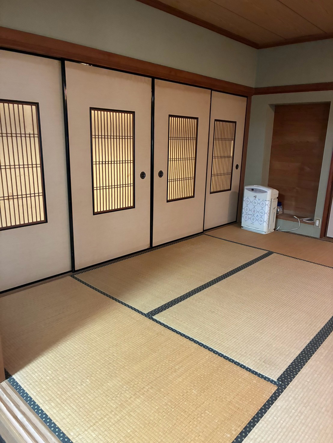 建部町川口貸家の居間写真