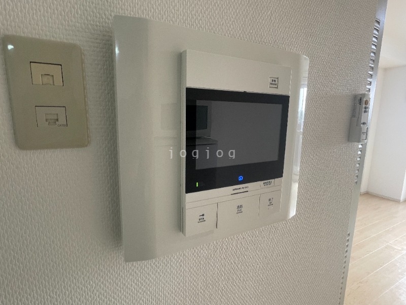 セキュリティ　モニター付きインターホンです。