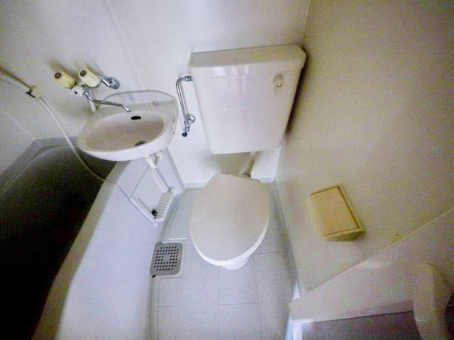 西武池袋線 所沢駅 徒歩8分 2階建 築33年のトイレ写真