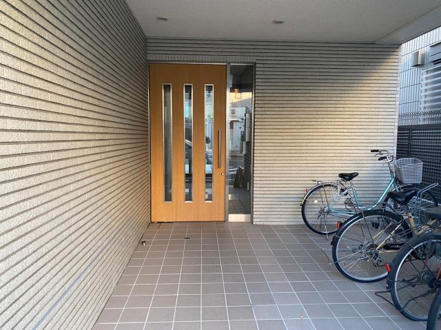 ＪＲ中央線 三鷹駅 徒歩9分 3階建 築20年の外観写真