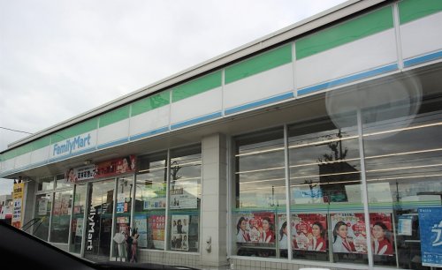 コンビニ　ファミリーマート 福井花堂店（コンビニ）まで641m