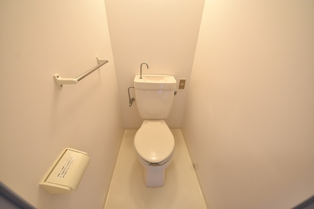 エスリード都島のトイレ写真