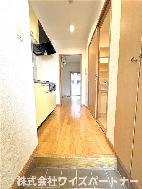 西鉄天神大牟田線 西鉄平尾駅 徒歩7分 8階建 築21年の玄関写真