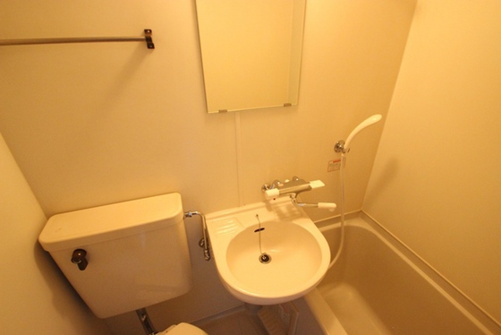 洗面設備　※別部屋の写真です
