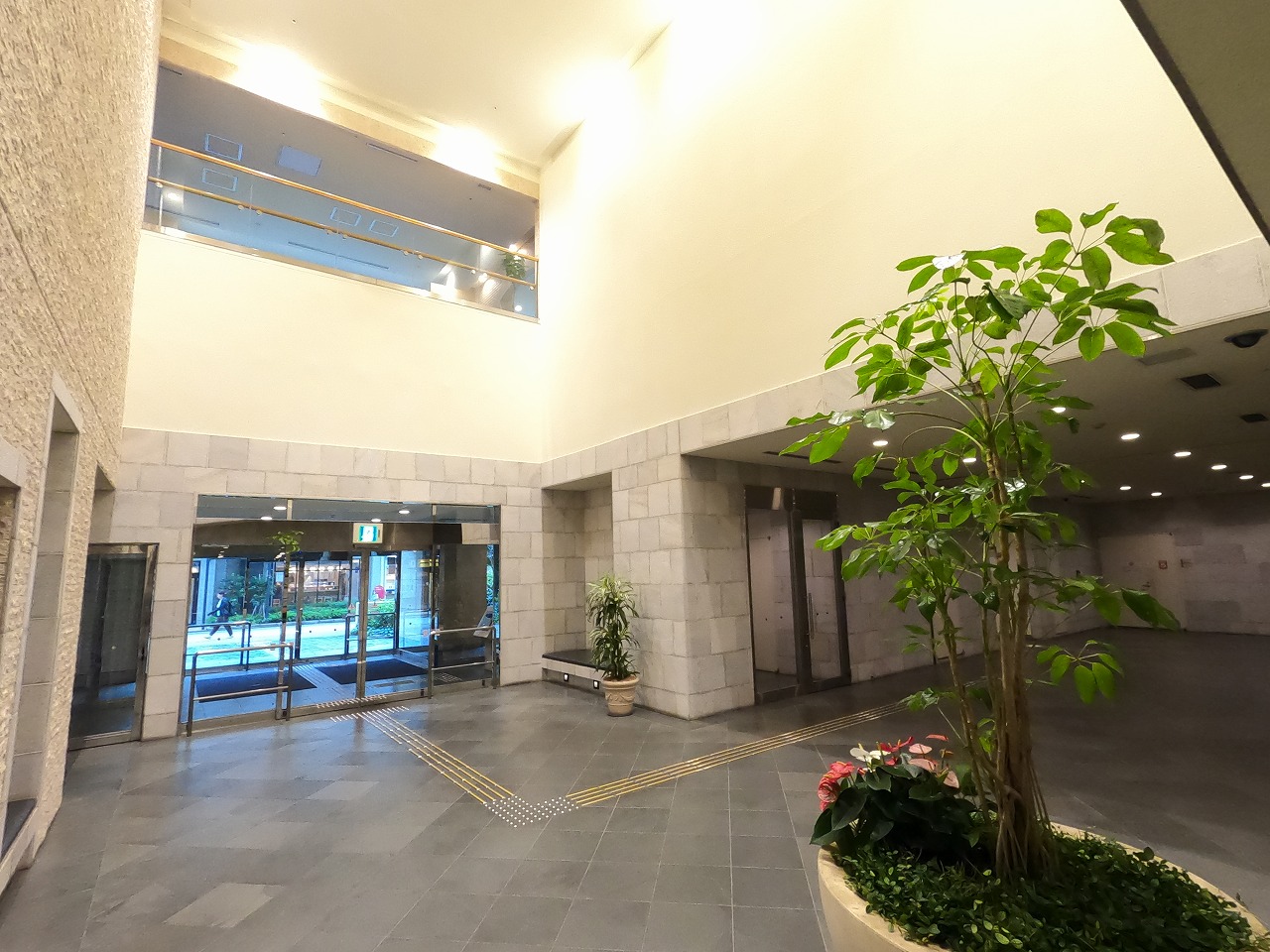 京王線 府中駅 徒歩1分 28階建 築22年の外観写真