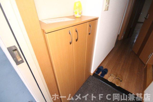ＪＲ赤穂線 長船駅 徒歩5分 2階建 築20年の玄関写真