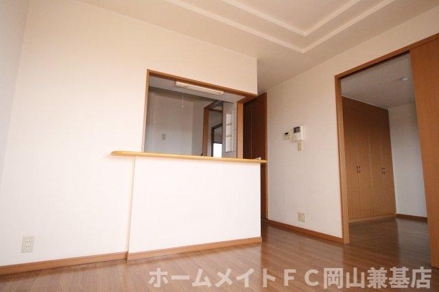 ＪＲ赤穂線 長船駅 徒歩5分 2階建 築20年の居間写真