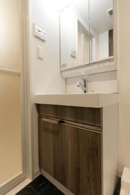 洗面設備　※写真は同タイプ住戸です。