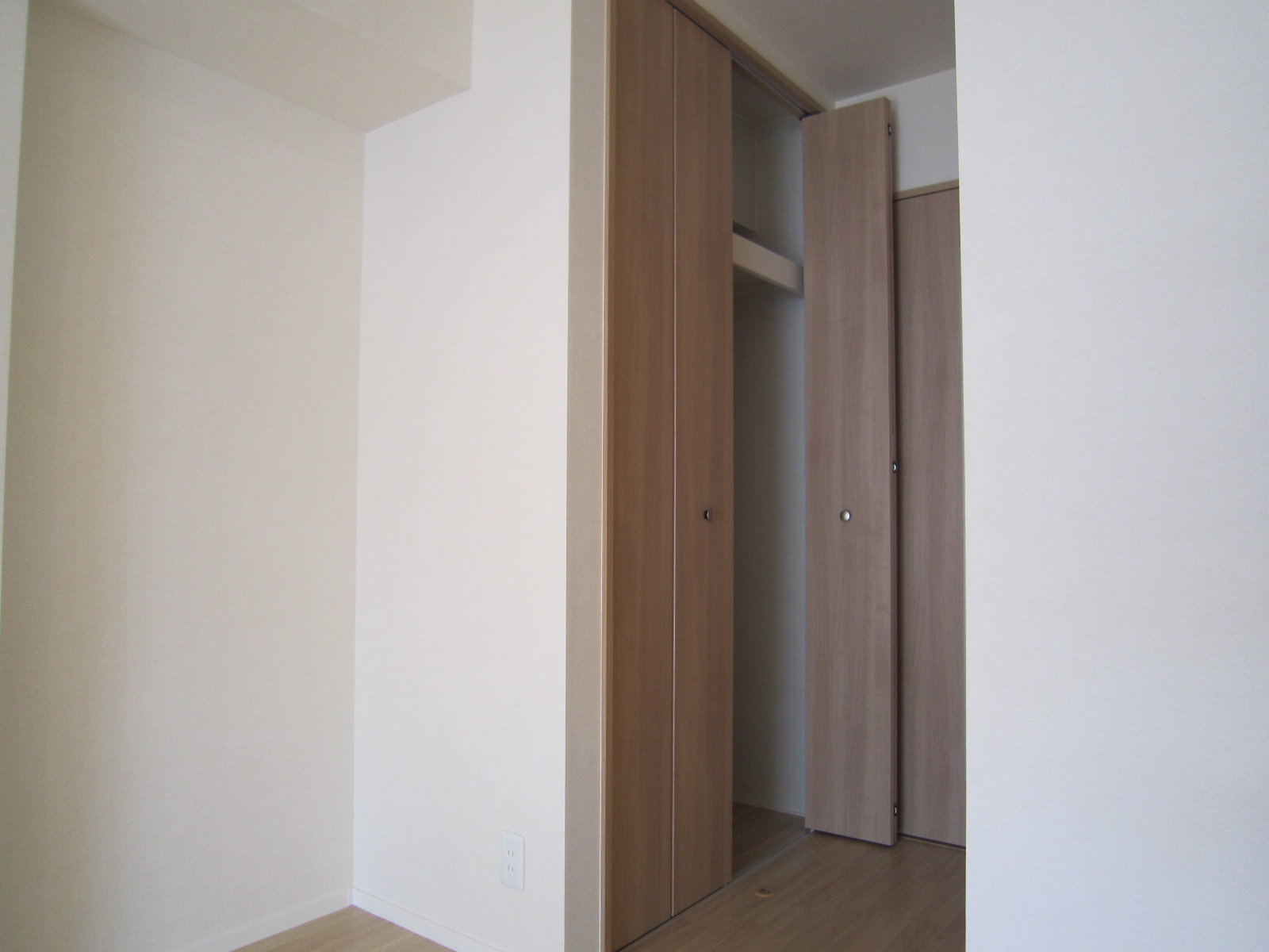 収納　洋室クローゼット