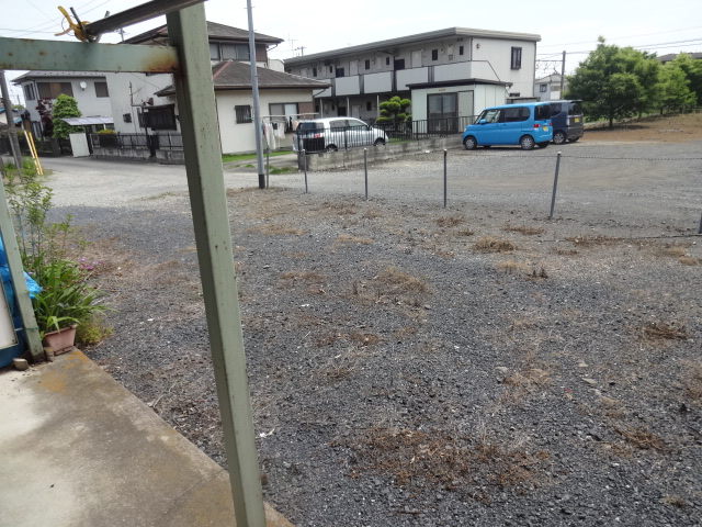 【コーポ　ソフィアンの駐車場】