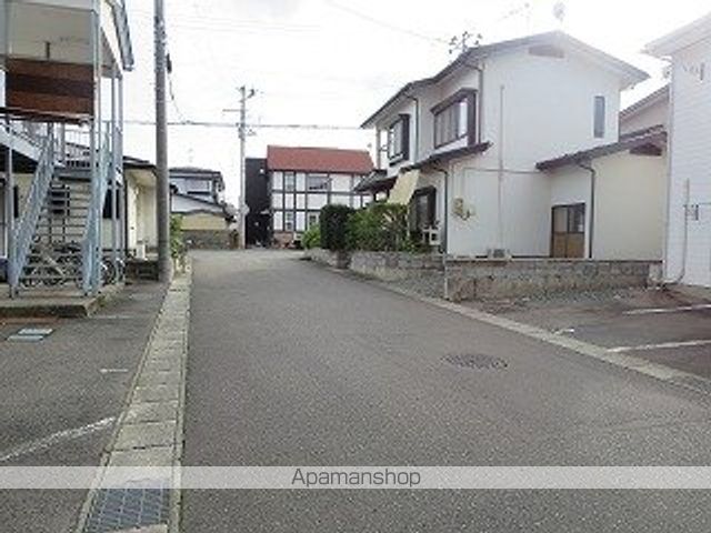 その他　周辺道路（その他）まで0m