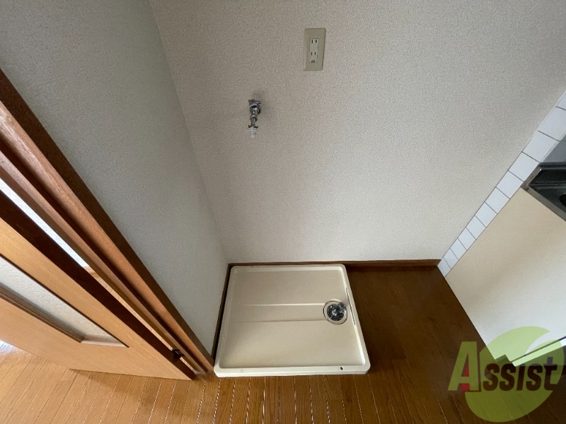 その他設備　洗濯パンが設置されており洗濯機も問題なく設置出来そうですね。