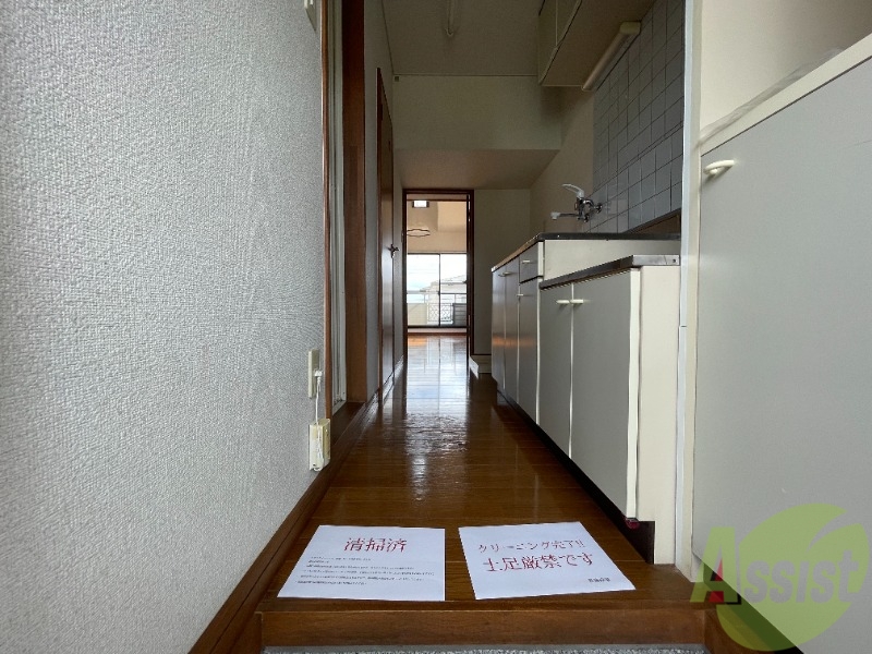 玄関　玄関でございます。毎日の出入りはこちらから。