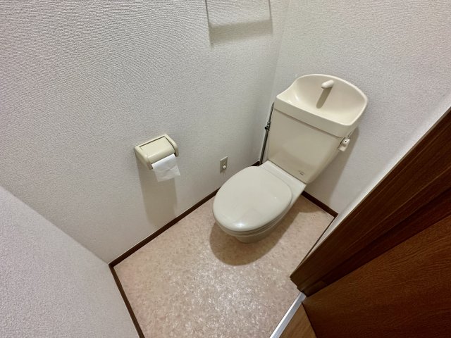 トイレ　清潔感のあるトイレです