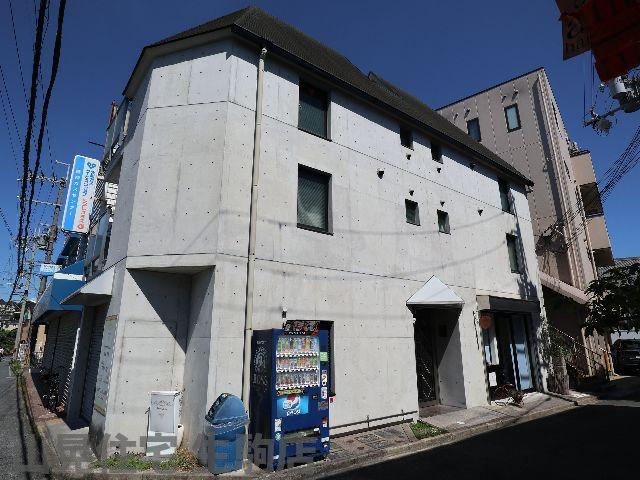 生駒市谷田町のマンションの建物外観