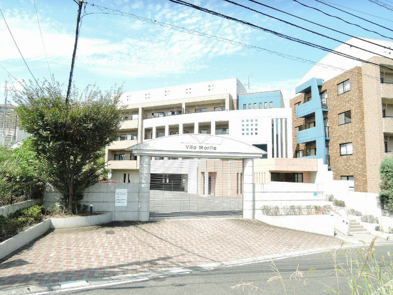 北九州市小倉南区上石田のマンションの建物外観