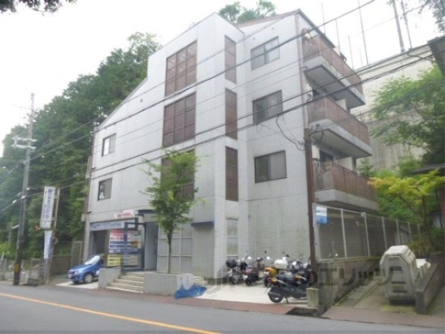 京都市北区上賀茂葵田町のマンションの建物外観