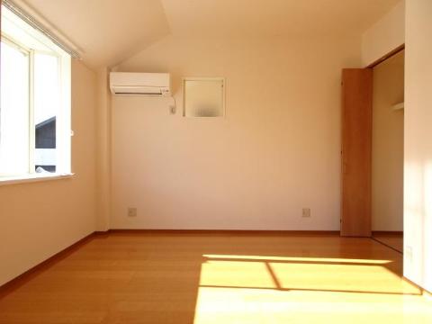 居室・リビング　室内