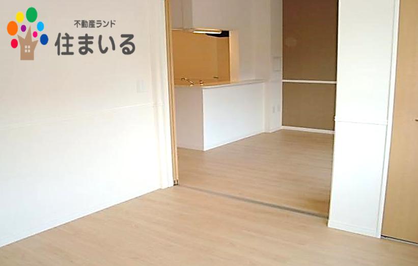 コンビニ　セブンイレブン名古屋大高インター店（コンビニ）まで320m