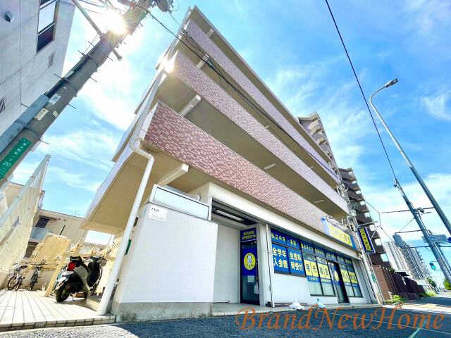 堺市西区津久野町のアパートの建物外観