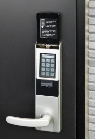 【ｒｏｂｏｔ　ｈｏｍｅお花茶屋IIの玄関】