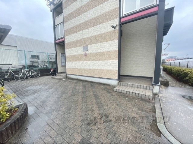 【天理市田町のアパートのロビー】