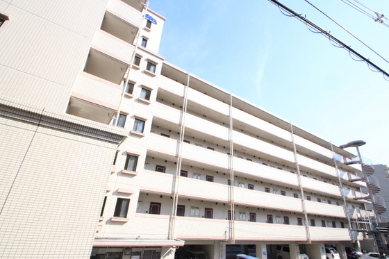 広島市安佐南区東原のマンションの建物外観
