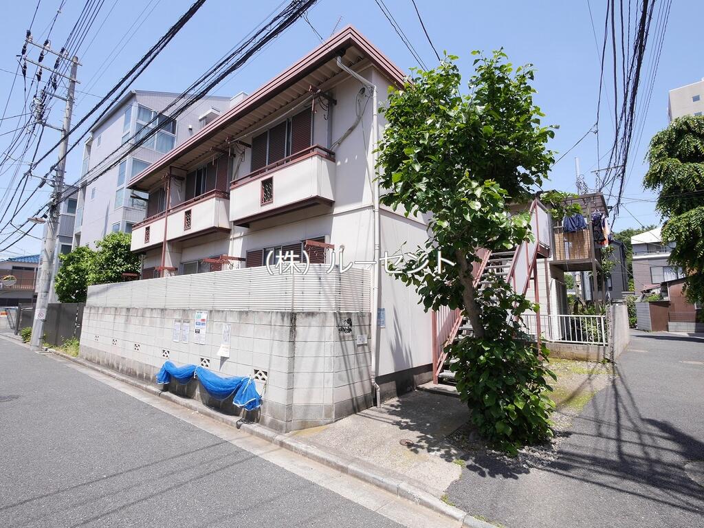 文京区向丘のアパートの建物外観