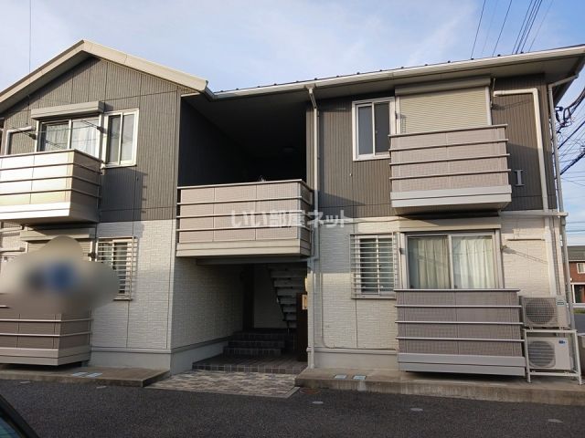 小山市大字土塔のアパートの建物外観