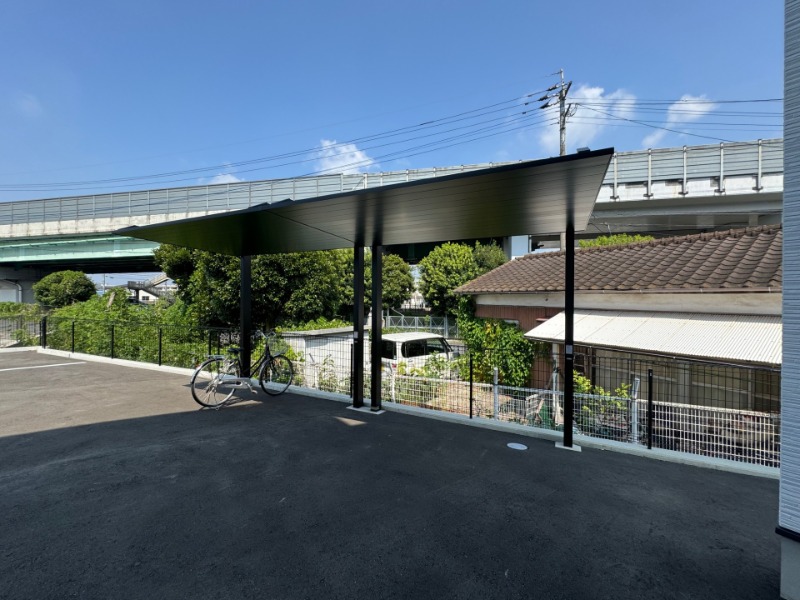 【北九州市八幡西区小嶺のアパートの駐車場】