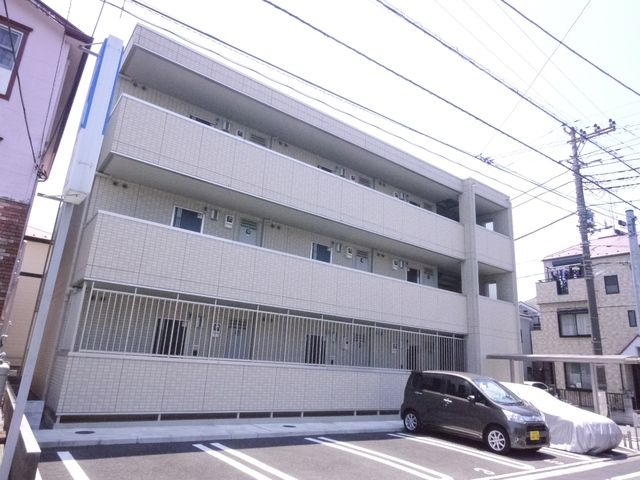 相模原市中央区千代田のアパートの建物外観