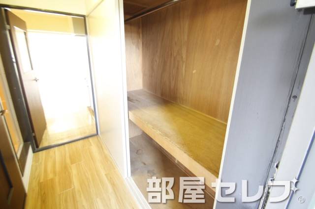 収納　奥行きある収納。