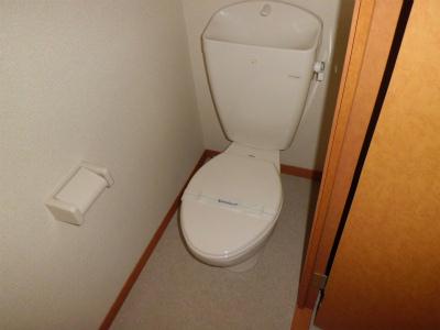 トイレ　風呂とトイレはセパレート。