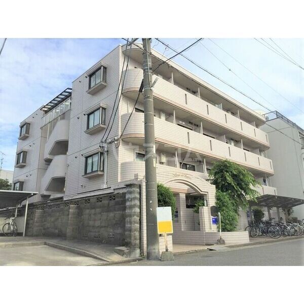 名古屋市昭和区川名本町のマンションの建物外観