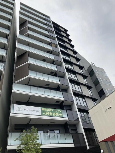 新宿区市谷田町のマンションの建物外観