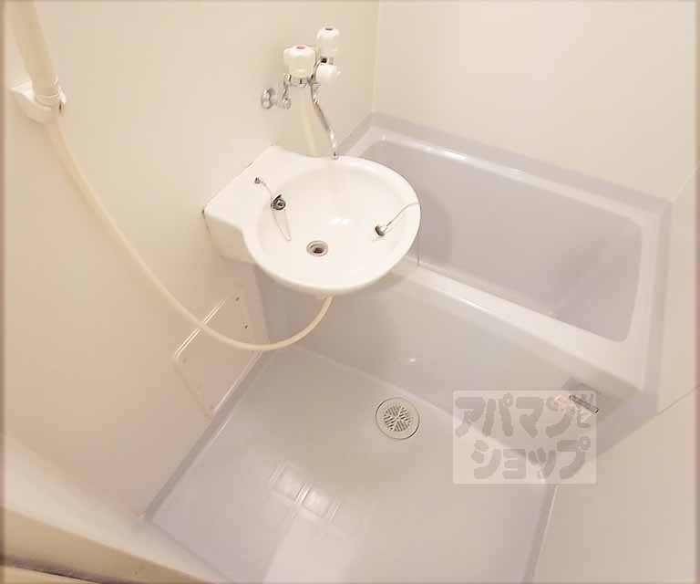 バス・シャワールーム　ゆったりつ浸かれます！