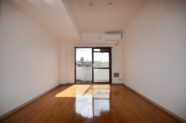 居室・リビング　別号室の写真です。