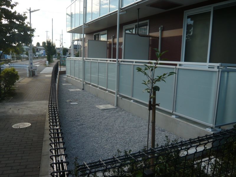 バルコニー　砂利敷きです。