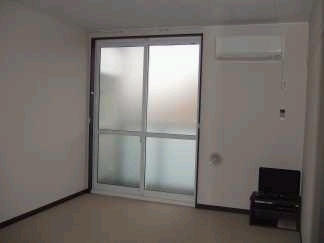 居室・リビング　明るいリビングです。