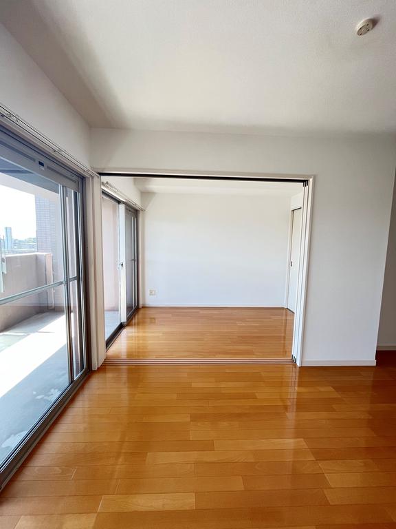 その他部屋・スペース　リビングの続き間は開放して大きく使うのもおススメです