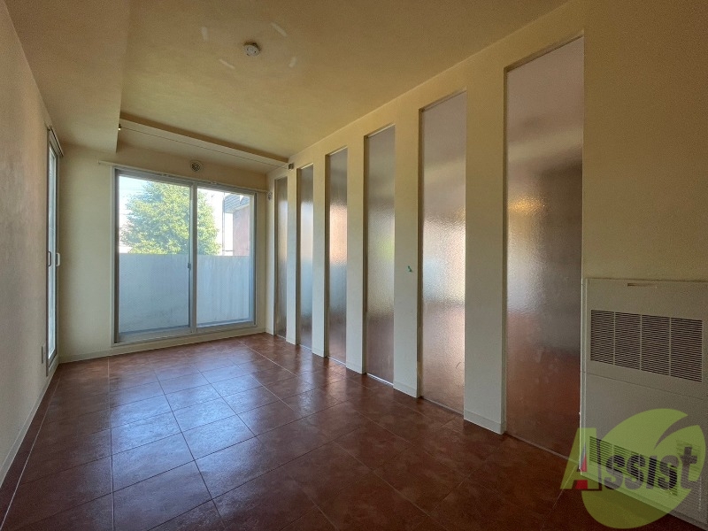 その他部屋・スペース　こちらのお部屋は光が差し込む、温かみのあるお部屋です。