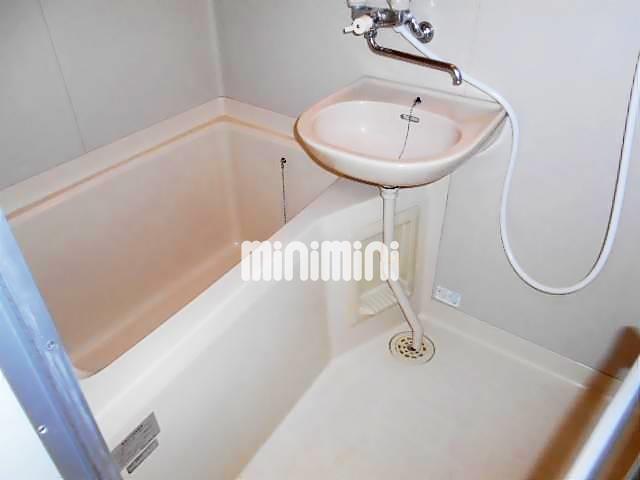 バス・シャワールーム　洗面付きの浴室です