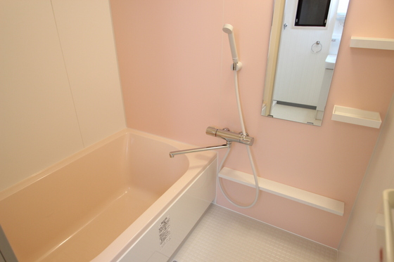 バス・シャワールーム　※別部屋の写真です