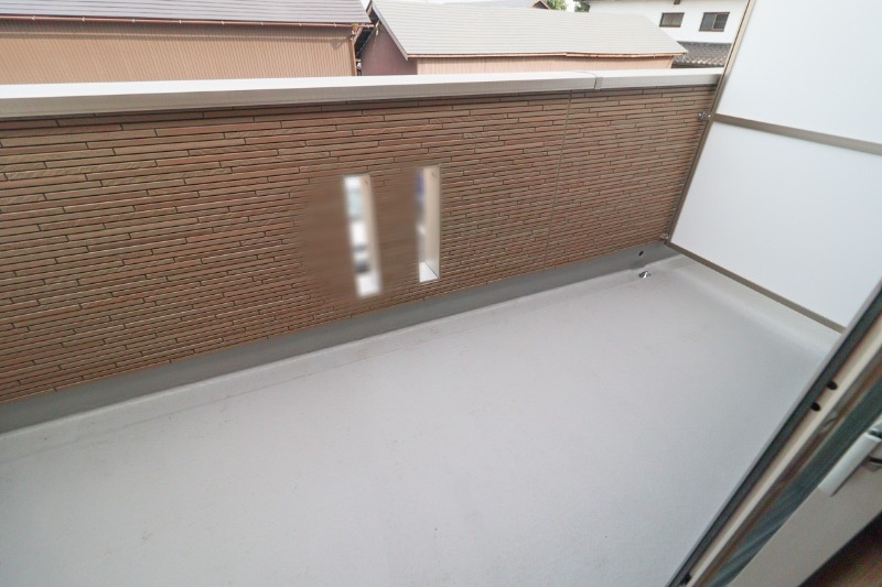 バルコニー　図面と現状に相違がある場合には現状を優先