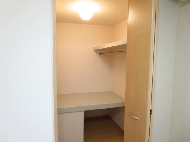 収納　ウォークインクローゼット