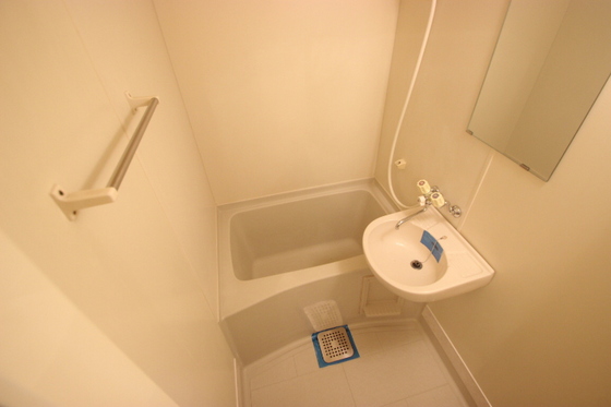 洗面設備　※別号室の写真です