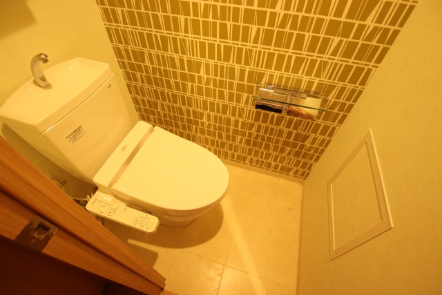 トイレ　※別室の参考写真の為、現況優先です。