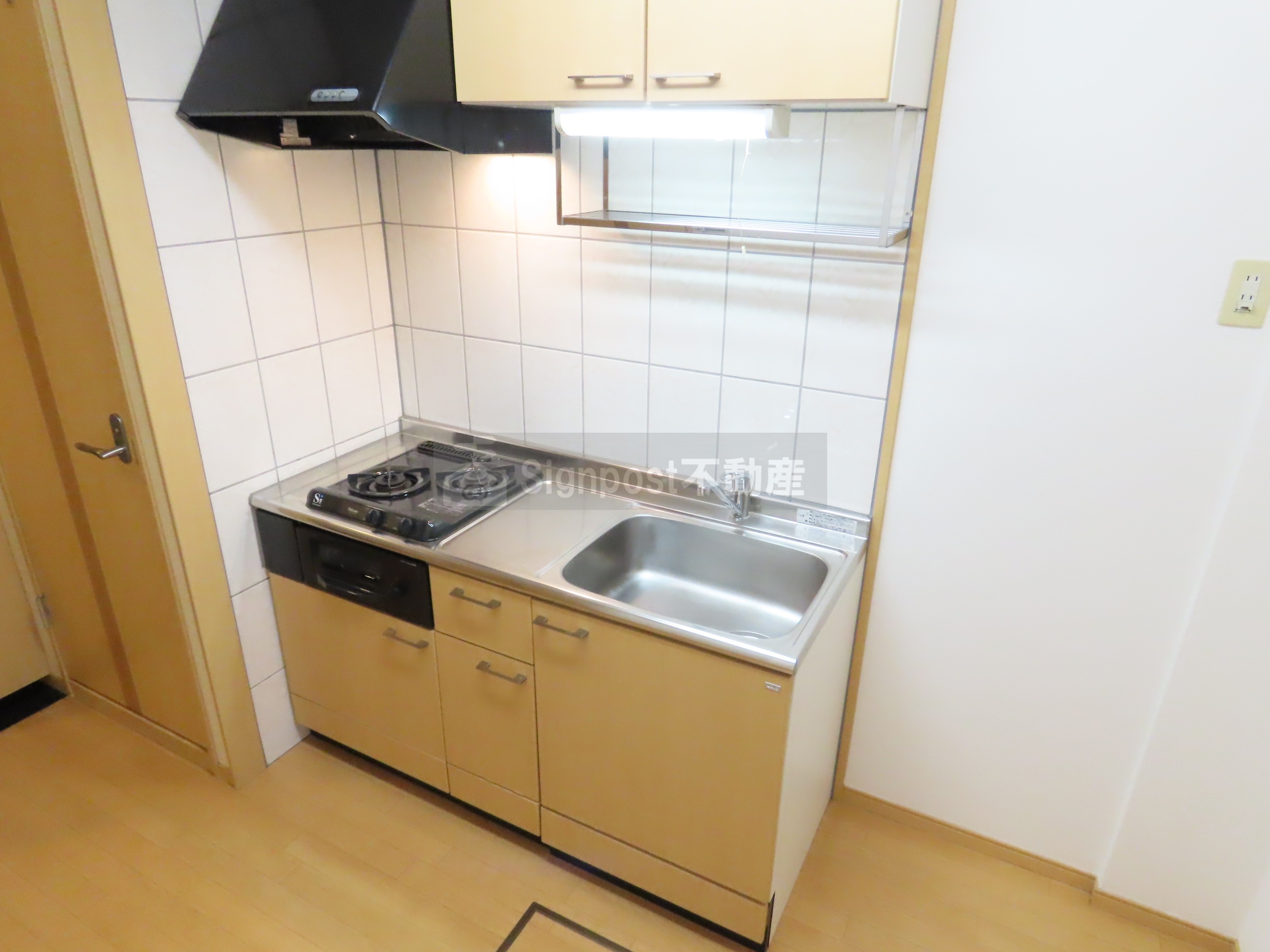 キッチン　２口コンロ付きのシステムキッチン