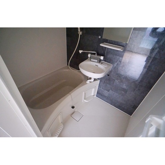 バス・シャワールーム　ゆったり浸かれる浴槽